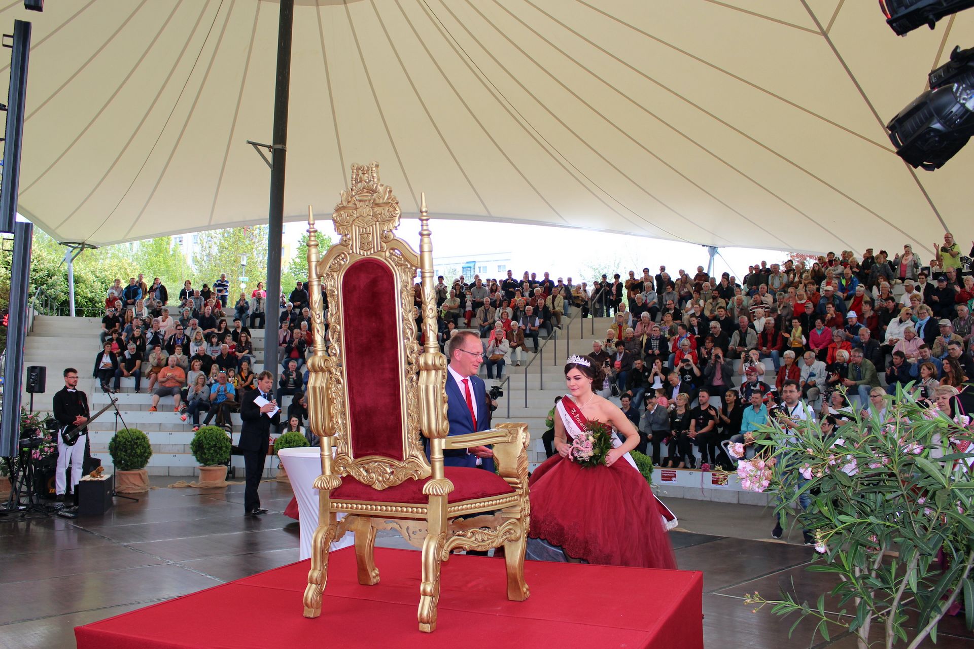 Mountain & Rose Festival with Crowning of the Majesty 